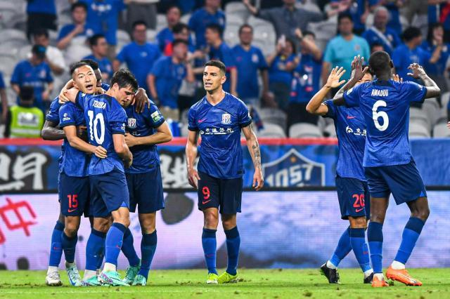 开云账号注册-老将挺身而出申花逆转登顶 联赛冠军归属悬念迭起