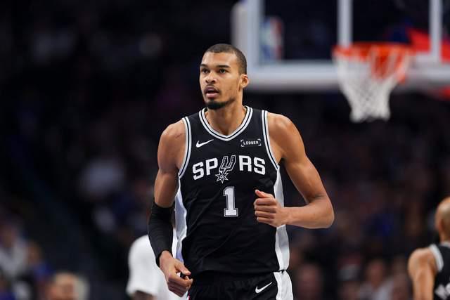 开云官网入口-马刺vs活塞前瞻：文班再战康宁汉姆，马刺力争双杀活塞